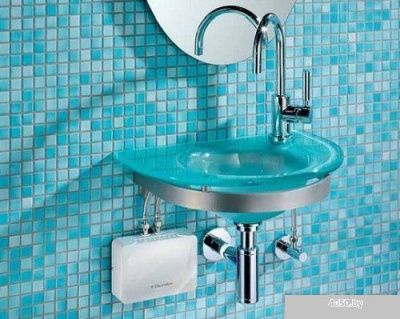 Водонагреватель Electrolux NP4 Aquatronic 2.0