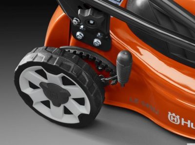 Колёсная газонокосилка Husqvarna LC 141C [967 09 93-01]