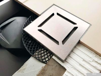 Berges Wasserhaus Platz Norma 150x150 090159 (матовый хром)