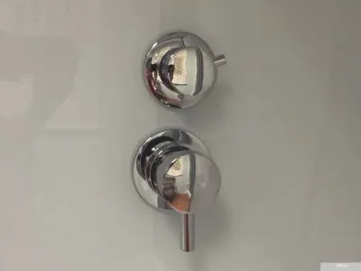 Coliseum ТМ 90 90x90 (белый/тонированное стекло)