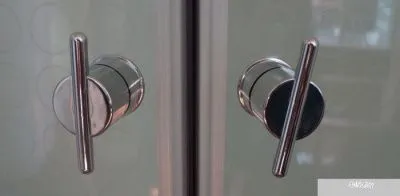 Coliseum TM 80 80x80 (белый/матовое стекло)