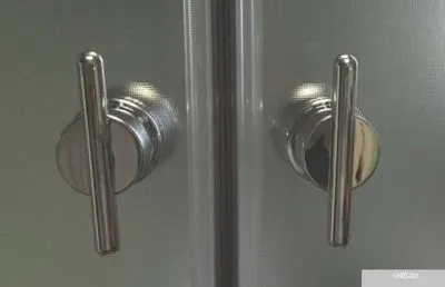 Coliseum ТМ 90 90x90 (белый/тонированное стекло)