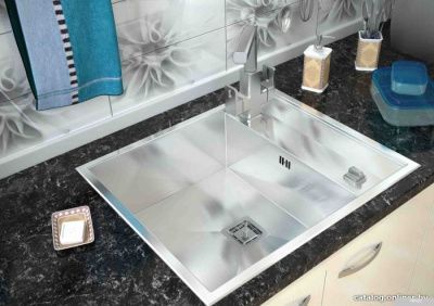 Кухонная мойка ZorG X-6250 (белый)