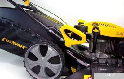 Колёсная газонокосилка Champion LM5345