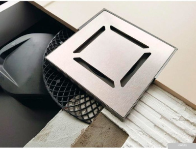 Berges Wasserhaus Platz Norma 100x100 090158 (матовый хром)