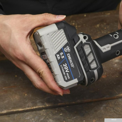 Deko BL1860B 063-4358 (20В/5.5 Ач)